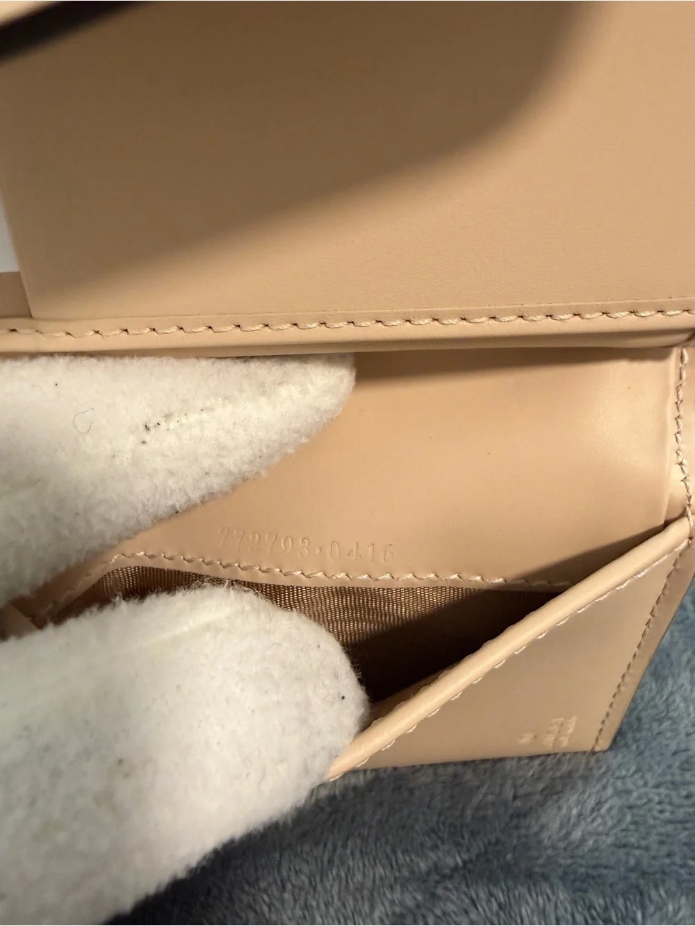 Brand New Gucci Gilbert Calf Leather GG Trifold Wallet Beige - Picture 9 of 11